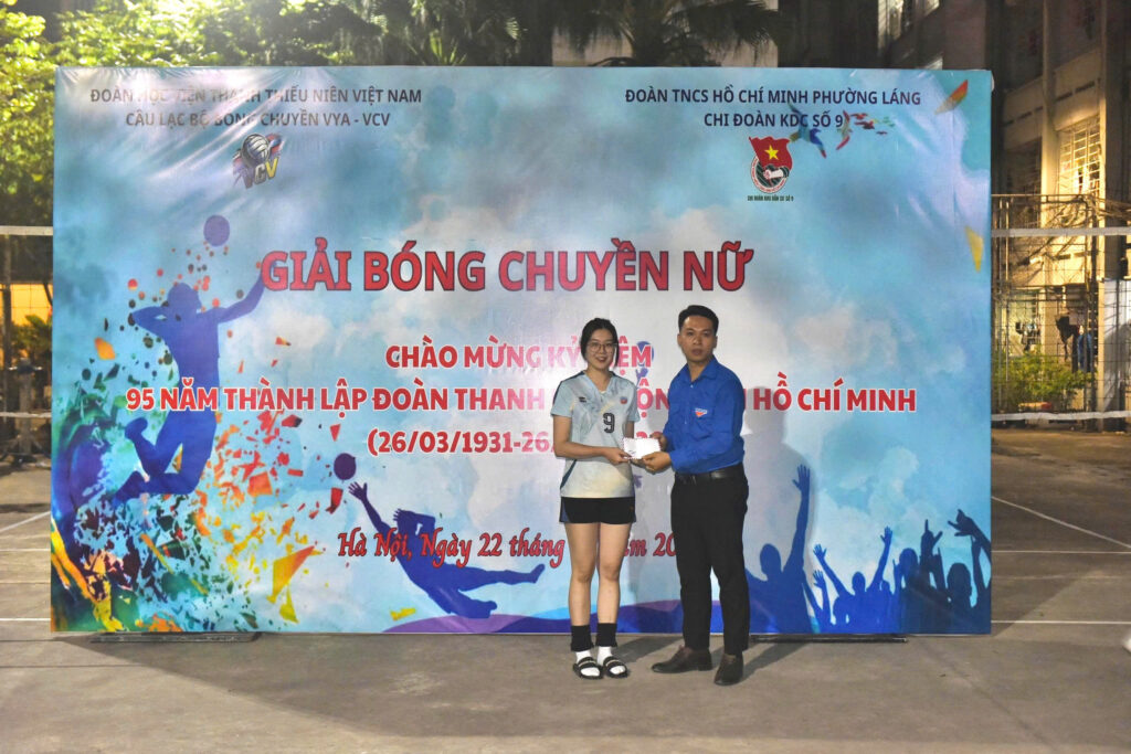 Giải Hoa khôi giải đấu - VĐV Hoàng Mai (Học viện Ngoại Giao)